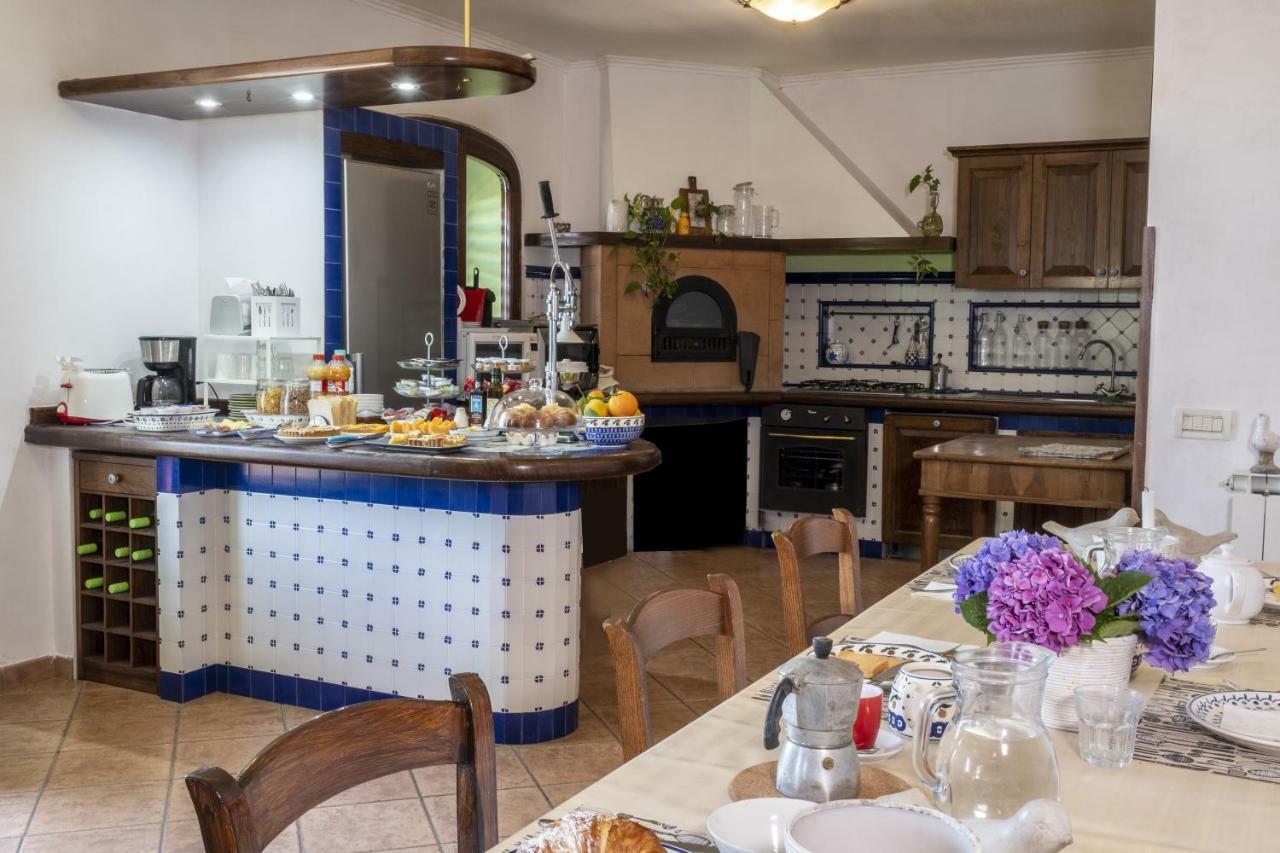 Villa Monica B&B Σορέντο Εξωτερικό φωτογραφία